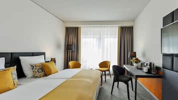 1 Schlafzimmer, Zimmersafe, Schreibtisch, laptopgeeigneter Arbeitsplatz