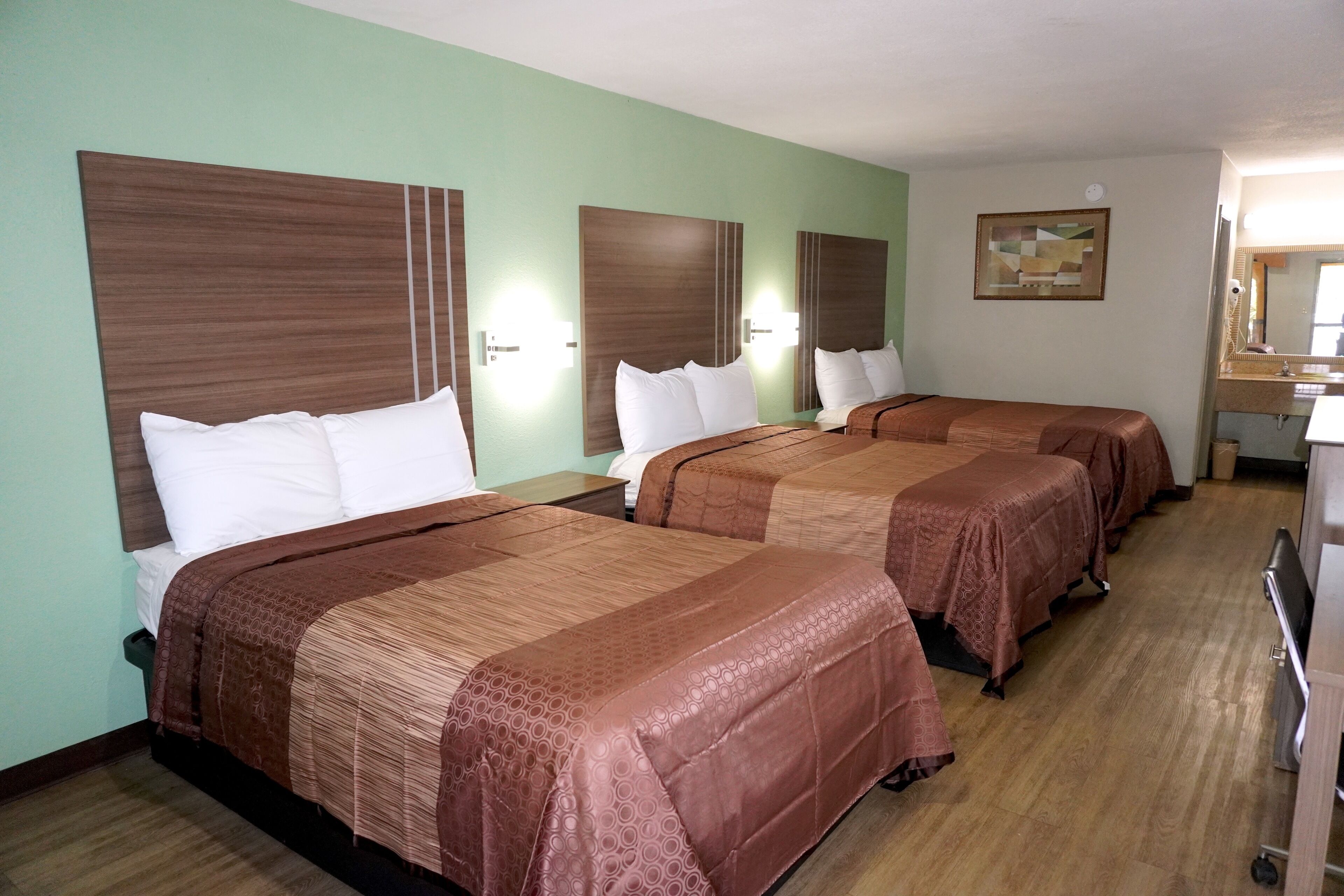 트리플룸 | 책상, 다리미/다리미판, 무료 WiFi, 침대 시트