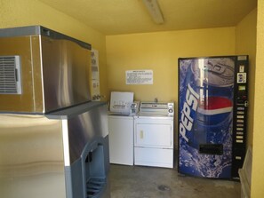 Laundry - Fairview Inn and Suites (Mobile)