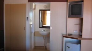 Cribs (surcharge), rollaway beds (surcharge), WiFi (free) - Goondiwindi Motel (Goondiwindi)