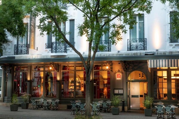 Front of property - evening/night