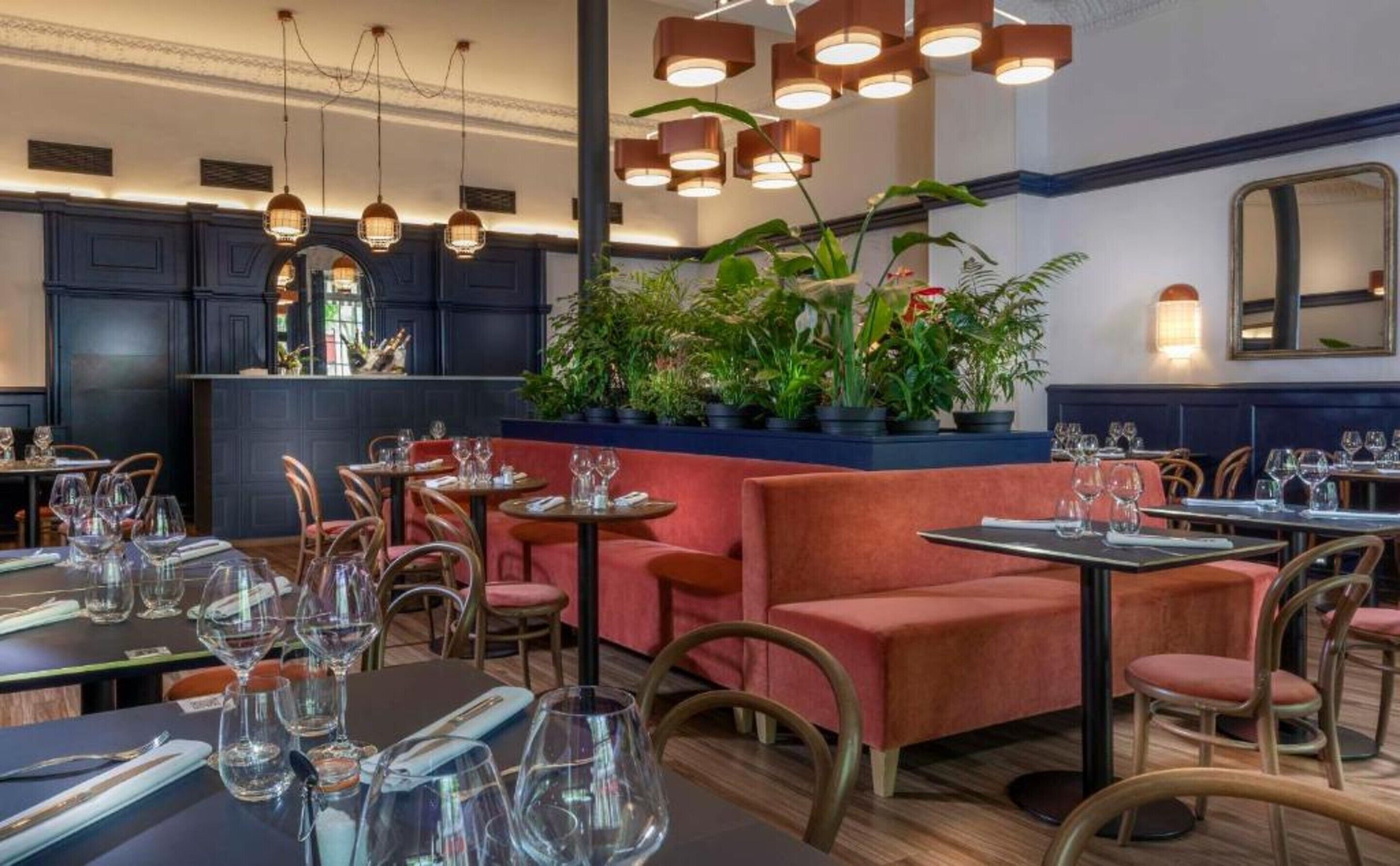 lunch and dinner served, french cuisine