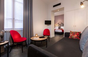 Basic Triple Room | Minibar, desk, laptop workspace, soundproofing