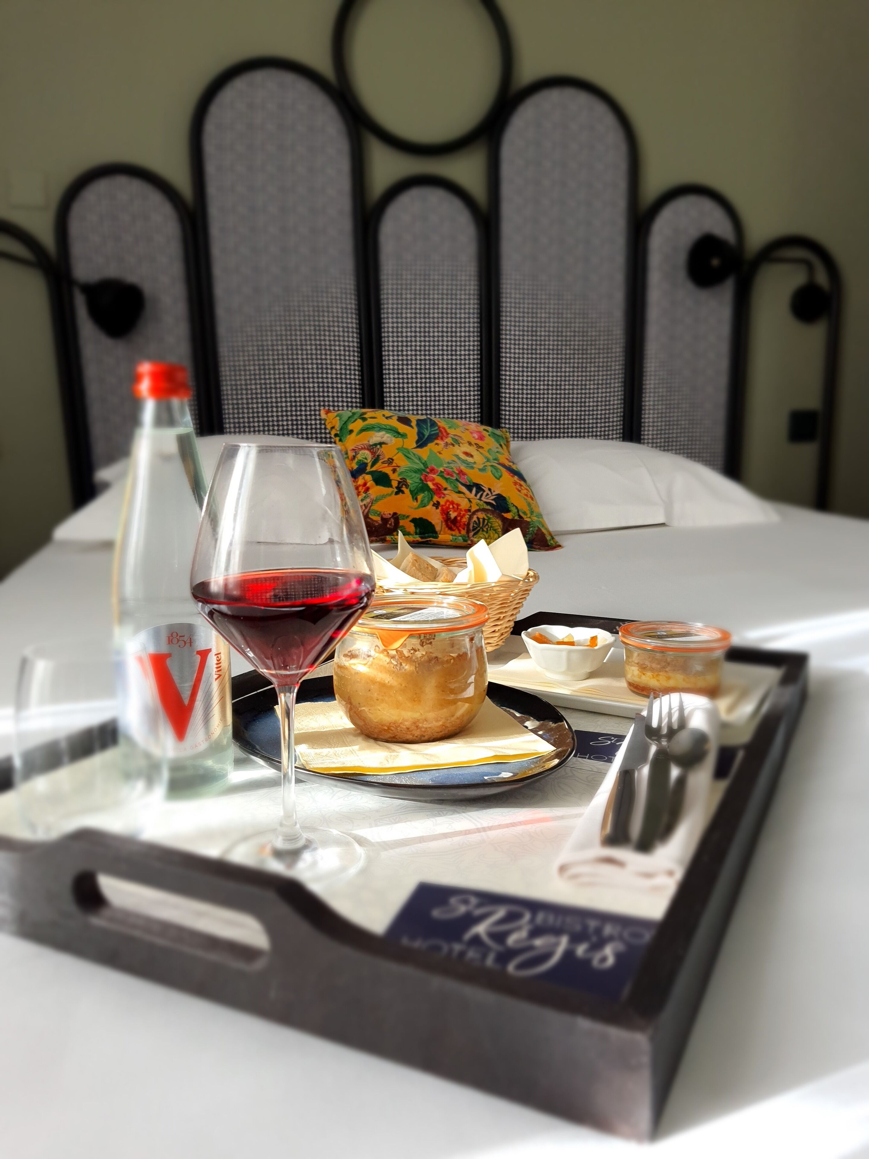 lunch and dinner served, french cuisine