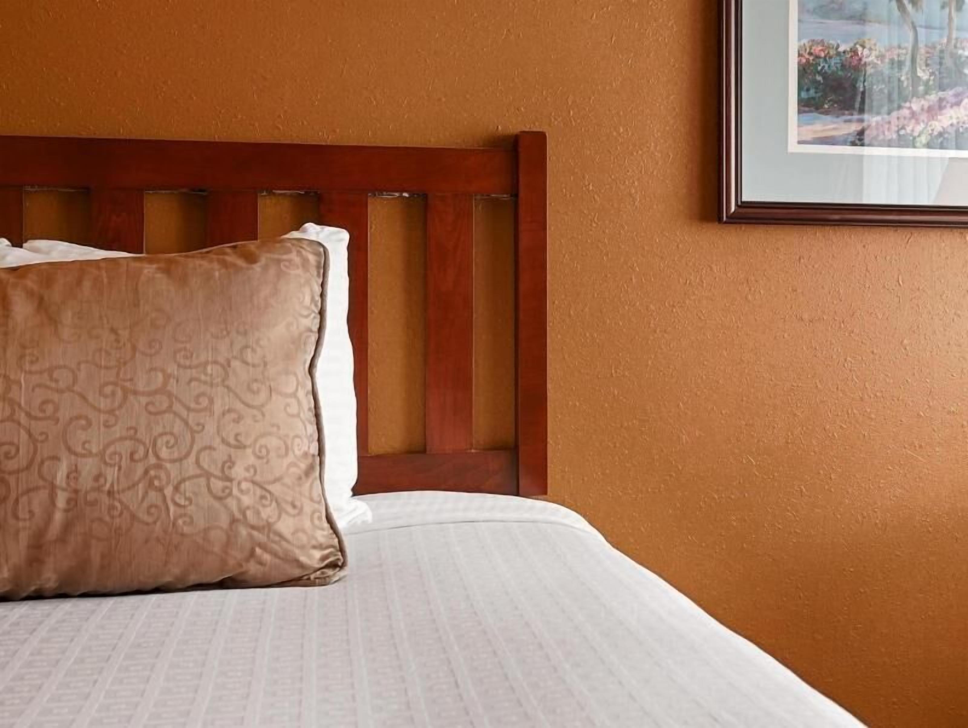 In-room safe, desk, laptop workspace, iron/ironing board
