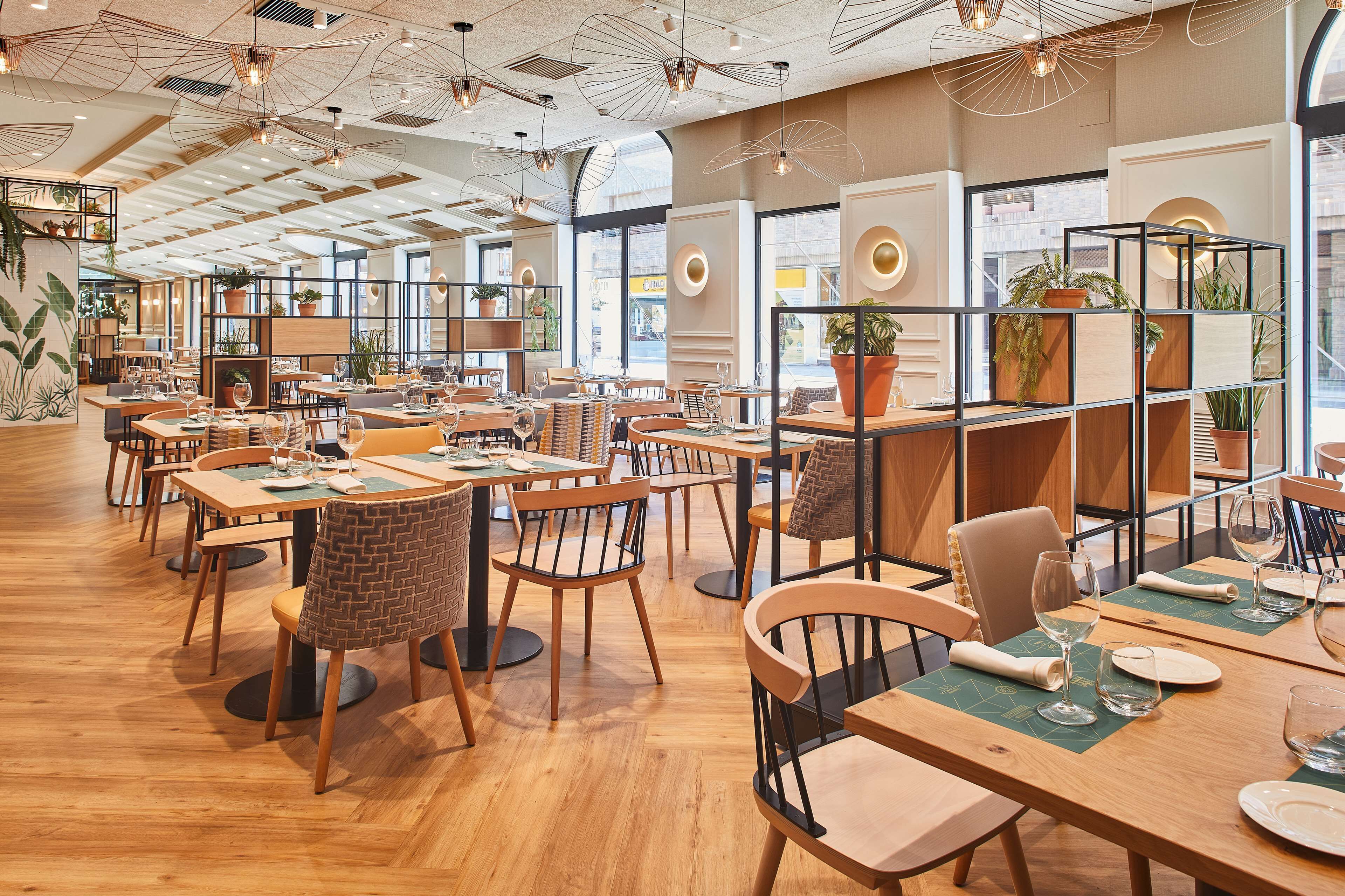 Déjeuner et dîner servis sur place