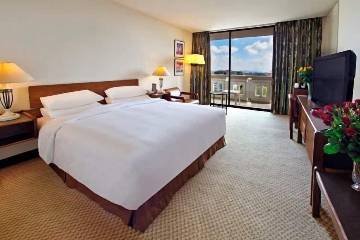 Minibar, in-room safe, desk, blackout drapes