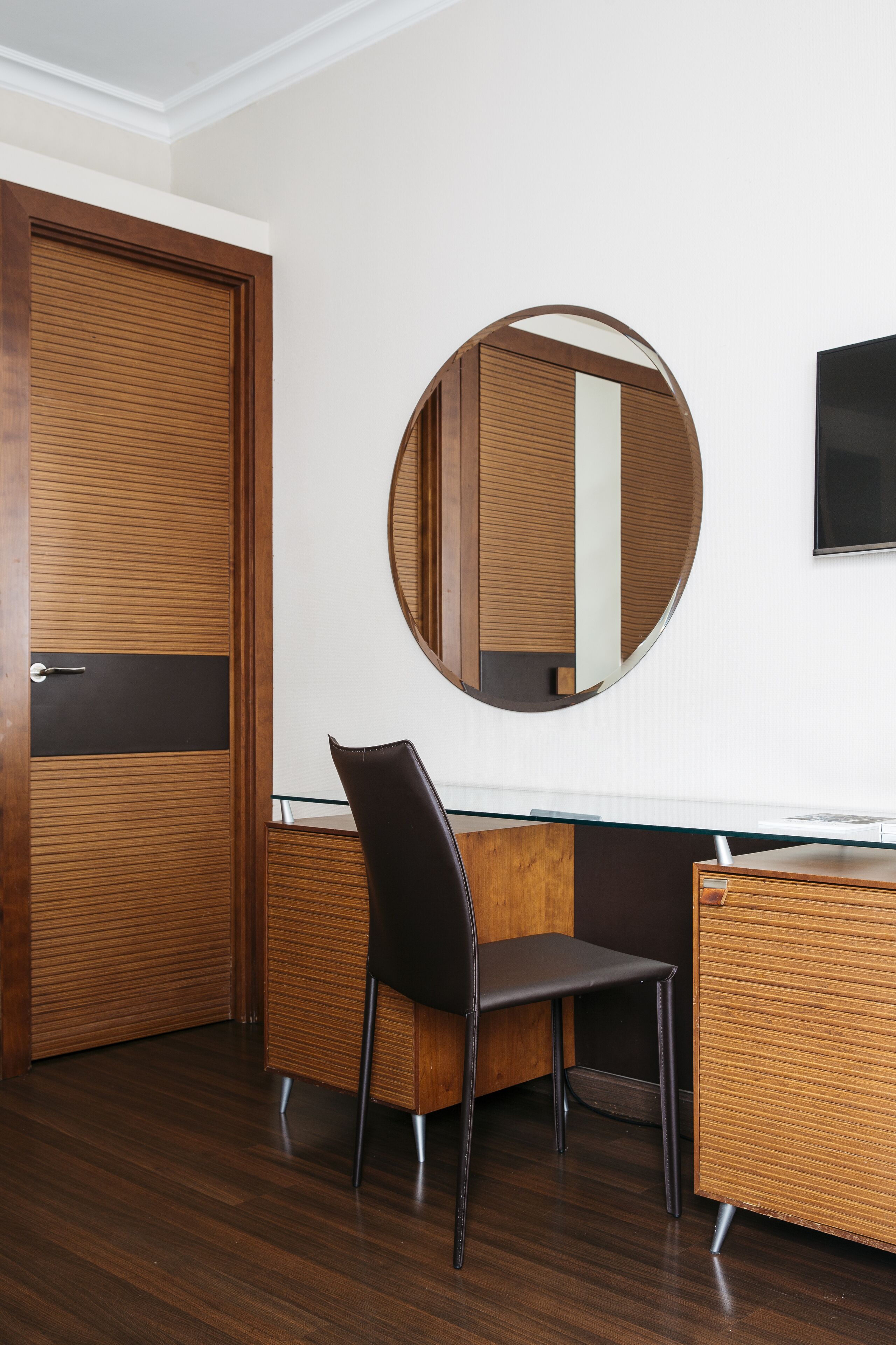 standard double room | premium bedding, minibar, in-room safe, desk