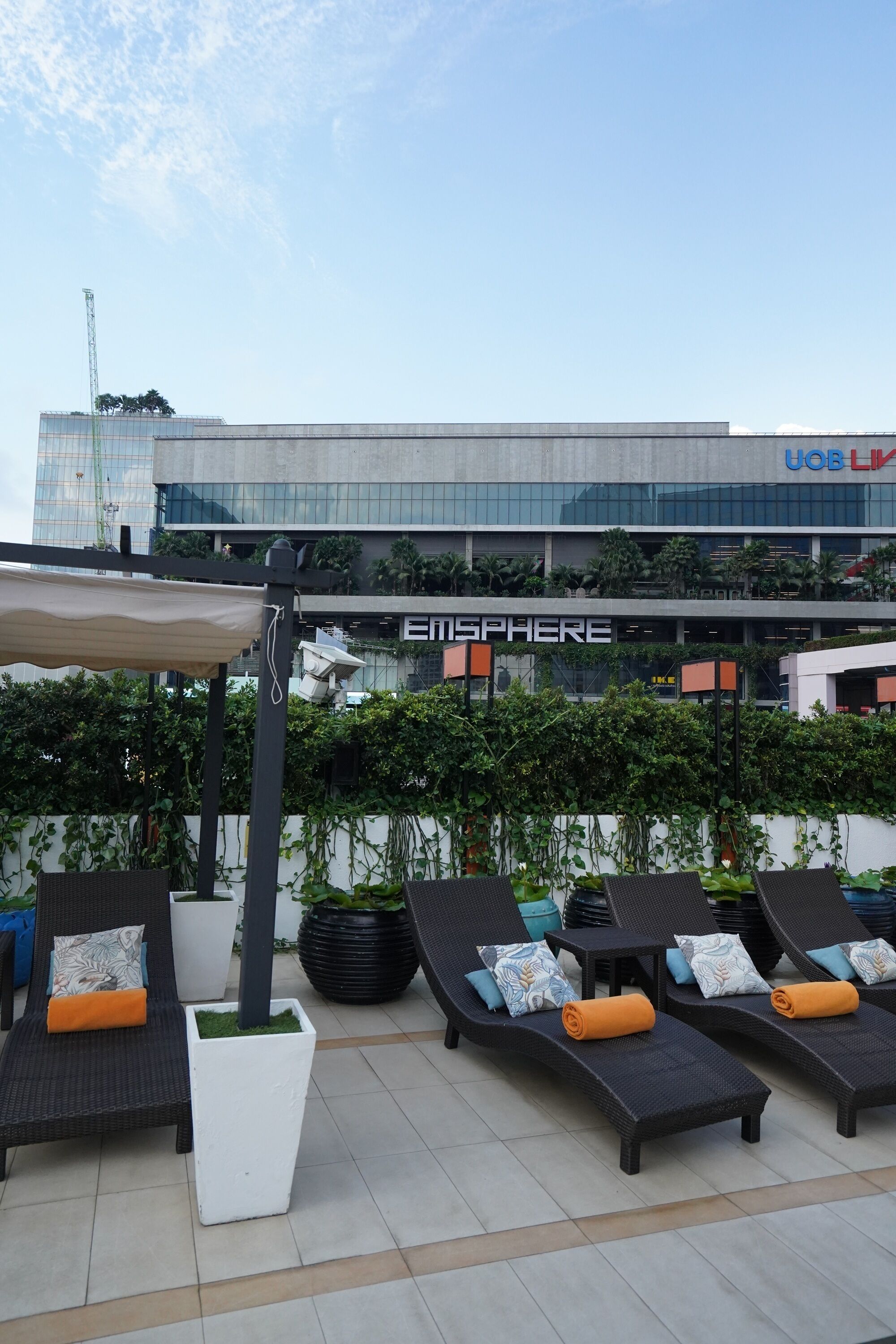 outdoor pool, open 6:00 am to 10:00 pm, pool umbrellas