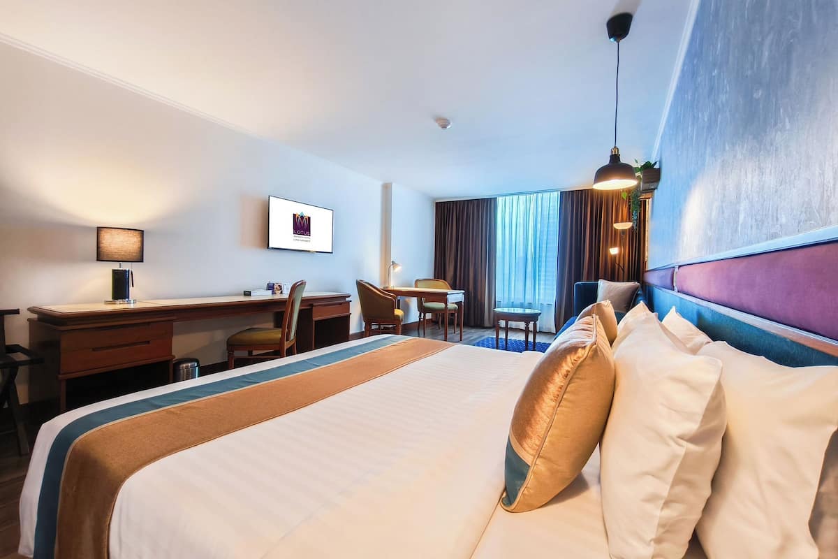 Quarto casal luxo | 1 quarto, frigobar, cofres nos quartos, escrivaninha