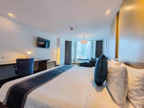 Minibar, in-room safe, desk, blackout drapes - Bangkok Hotel Lotus Sukhumvit 33  (Bangkok)