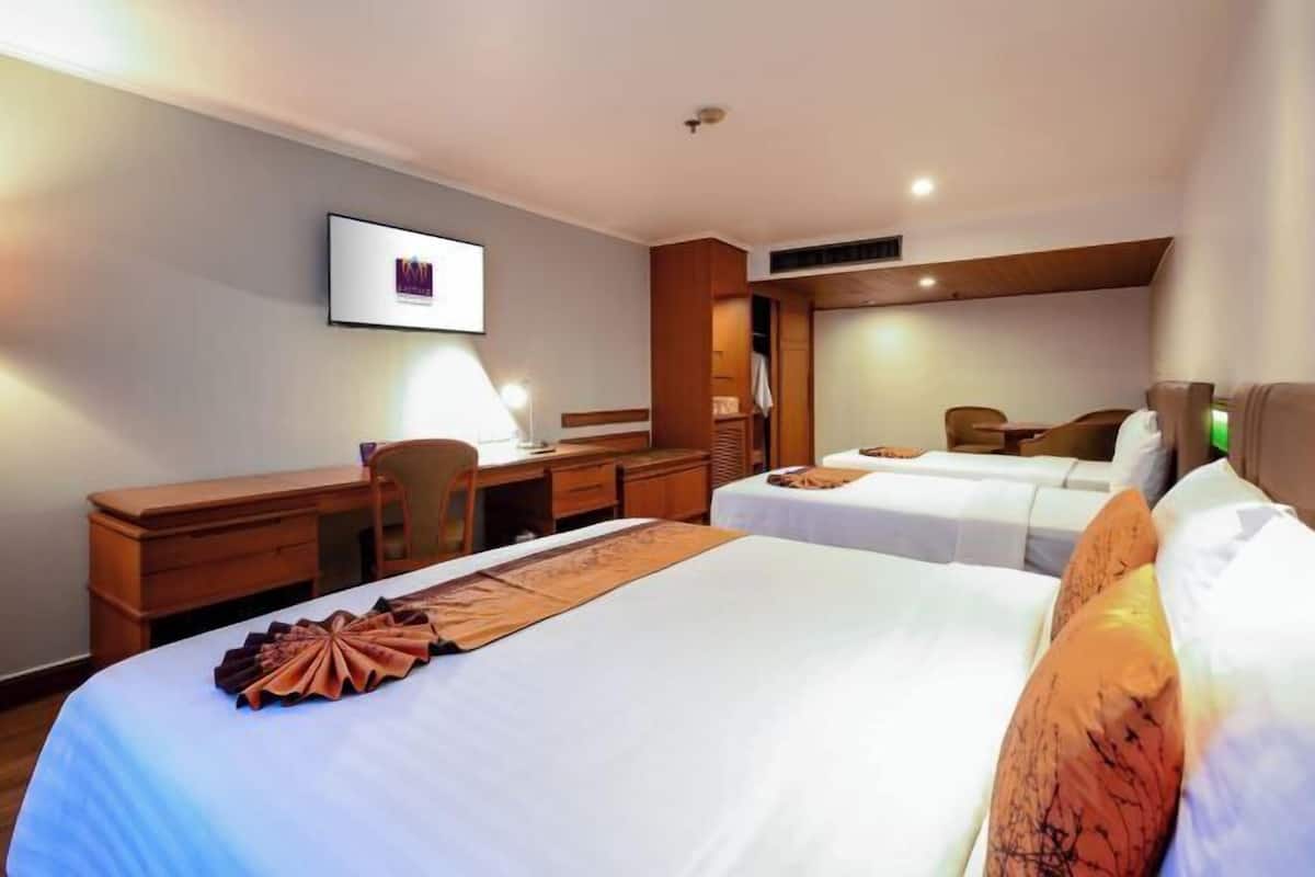 1 bedroom, minibar, in-room safe, desk