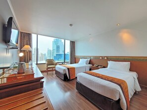 Minibar, in-room safe, desk, blackout curtains - Bangkok Hotel Lotus Sukhumvit 33  (Bangkok)