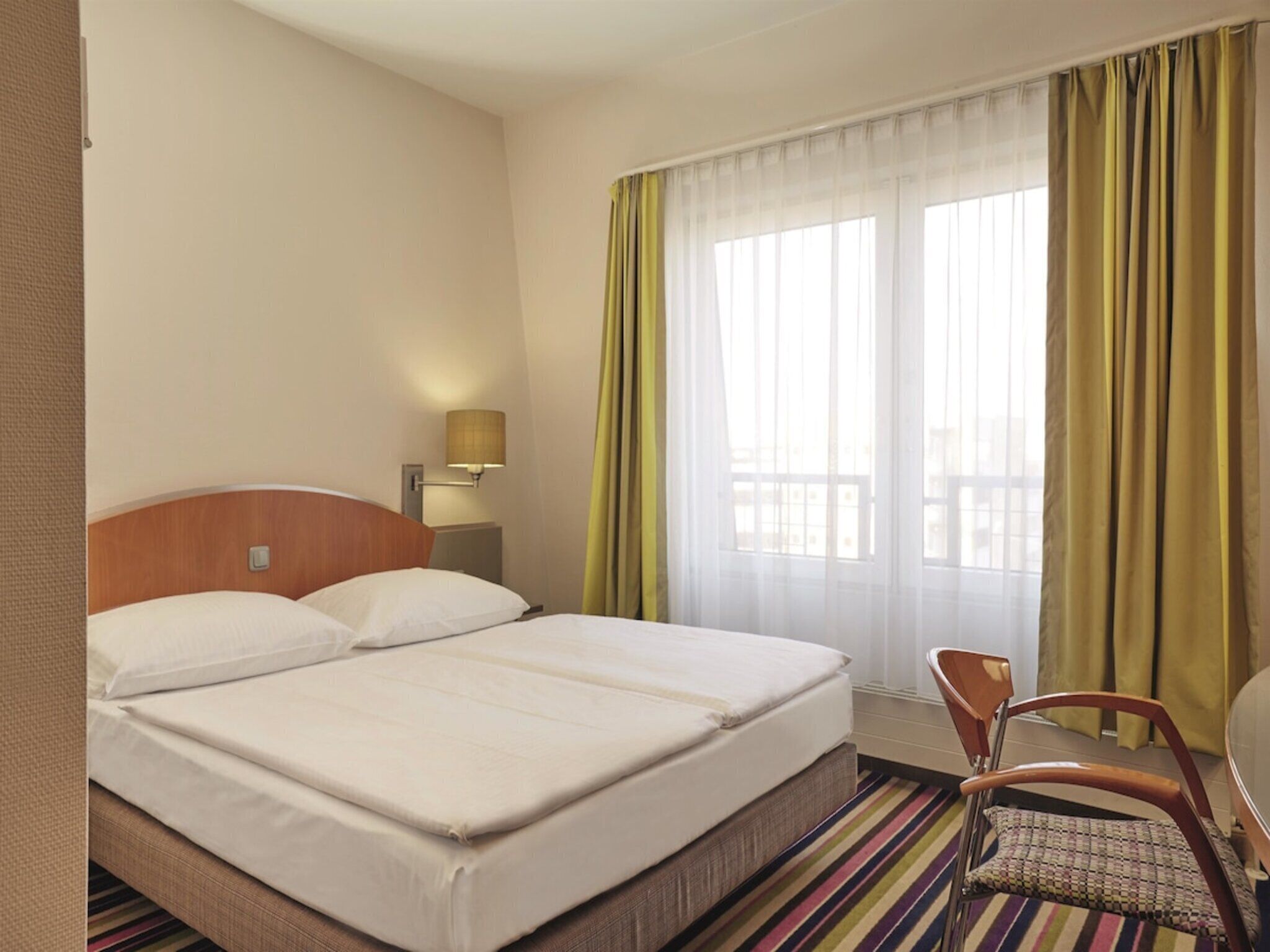 Superior Double Room | Desk, WiFi (free), bed sheets