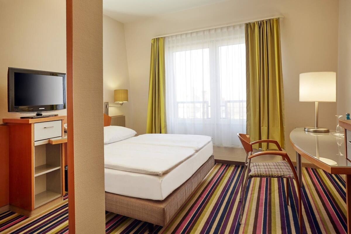 Desk, WiFi (free), bed sheets