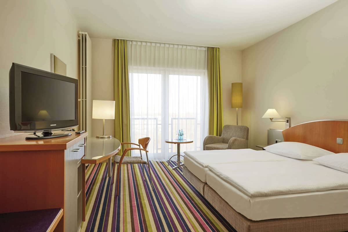 superior double room | desk, free wifi, bed sheets