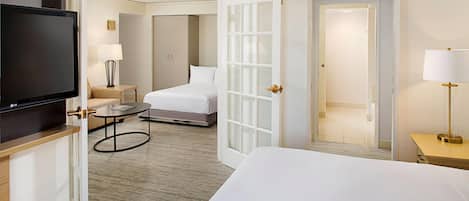 Familien-Suite, Mehrere Betten, Nichtraucher | 1 Schlafzimmer, hochwertige Bettwaren, Minibar, Zimmersafe