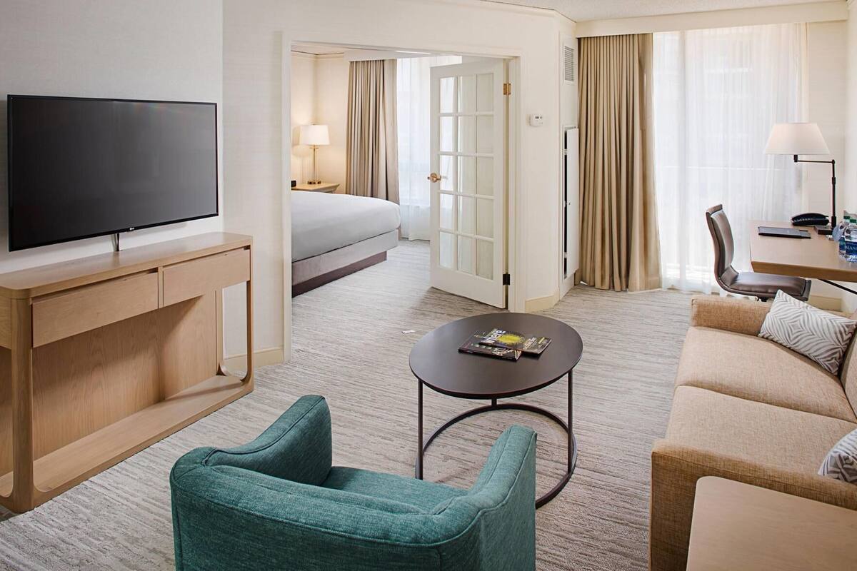 1 bedroom, premium bedding, minibar, in-room safe