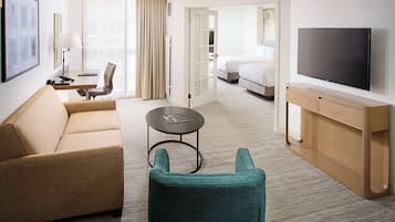 行政套房, 可使用俱樂部酒廊 (2 Double Beds with Sofa bed) | 1 間睡房、高級寢具、迷你吧、房內夾萬