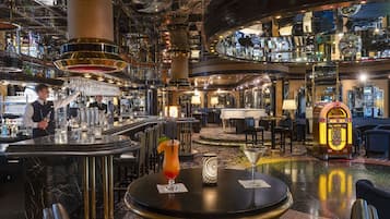2 bares o lounges, piano bar