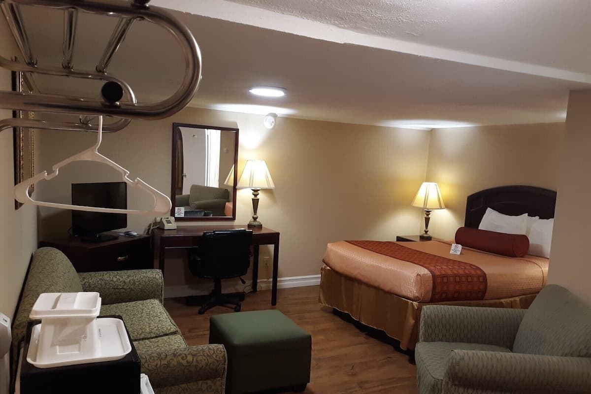 Desk, iron/ironing board, free WiFi, bed sheets