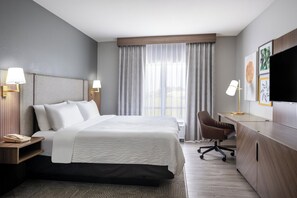 Egyptian cotton sheets, down duvets, in-room safe, desk - Holiday Inn Blytheville by IHG (Blytheville)