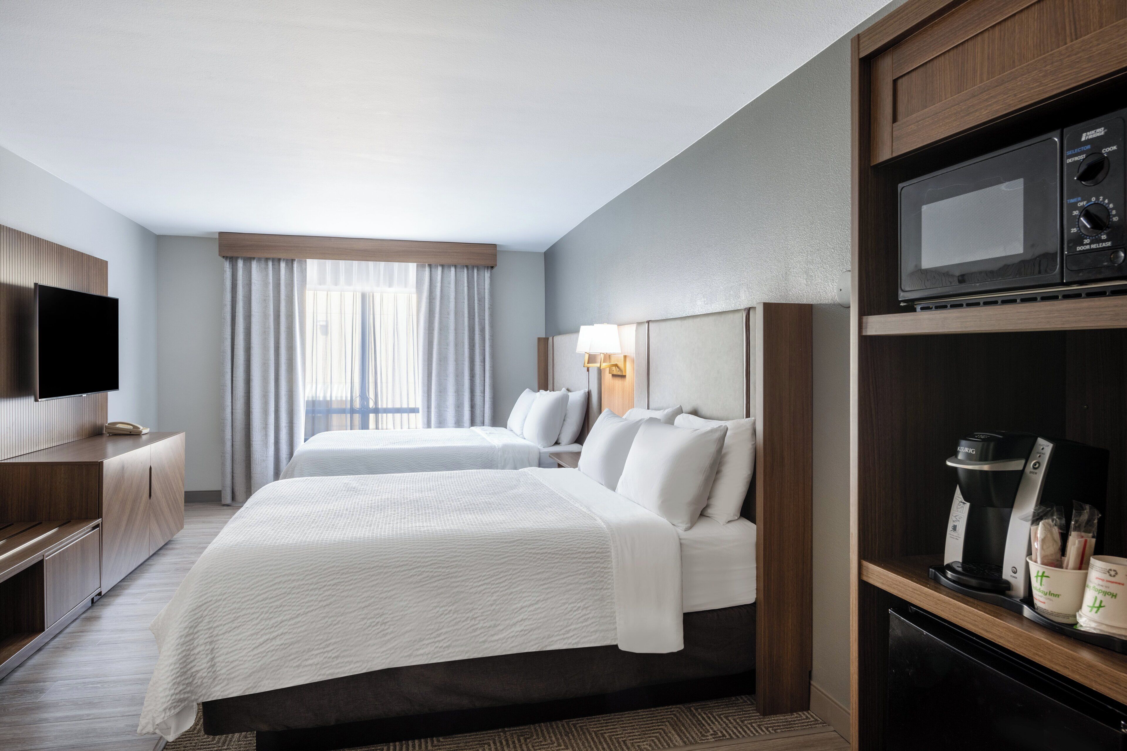 1 bedroom, egyptian cotton sheets, down duvets, in-room safe