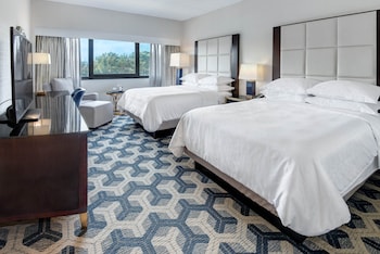 Sheraton Eatontown Hotel