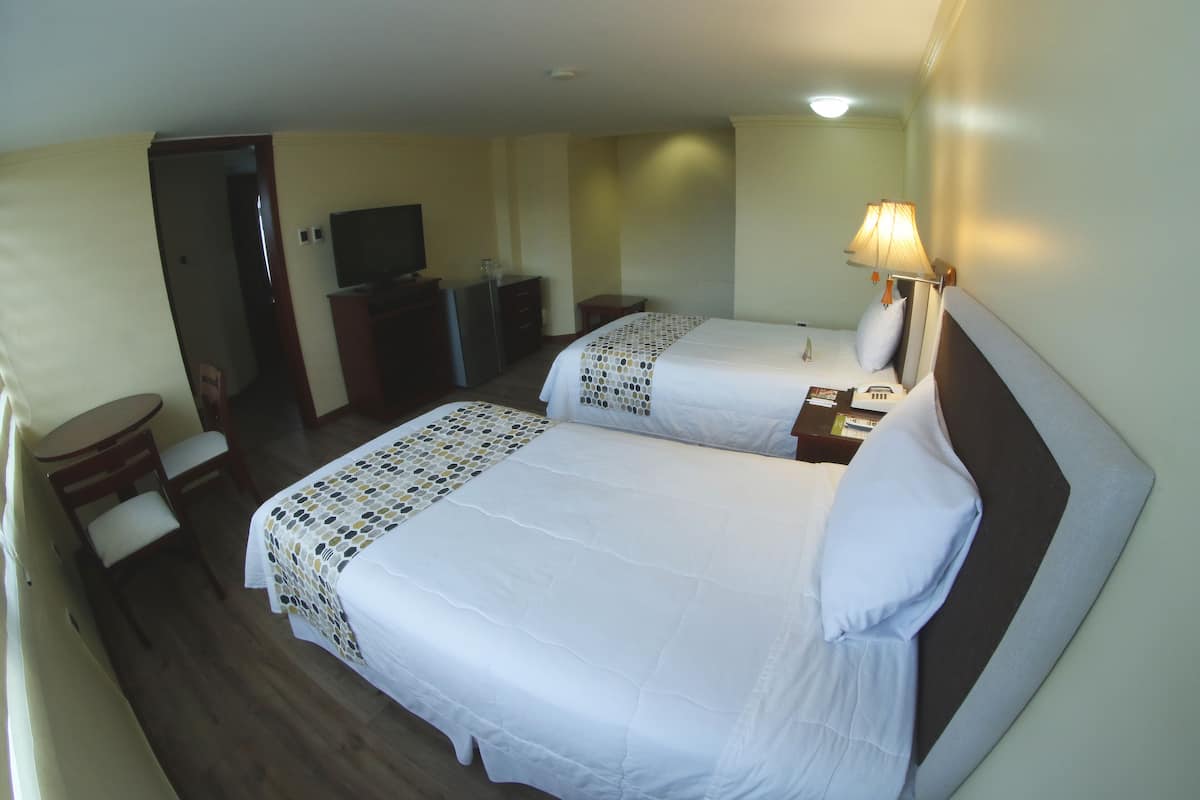 Dört Kişilik Oda | 1 yatak odası, kaliteli yatak takımı, kuştüyü yorgan, odada kasa