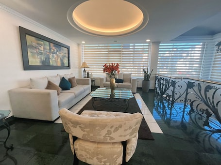 32-inch plasma TV with satellite channels, TV