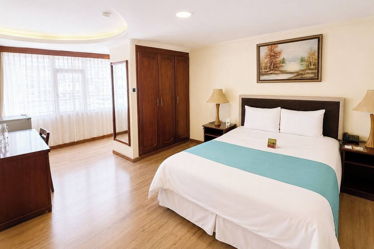Premium bedding, down duvets, in-room safe, desk