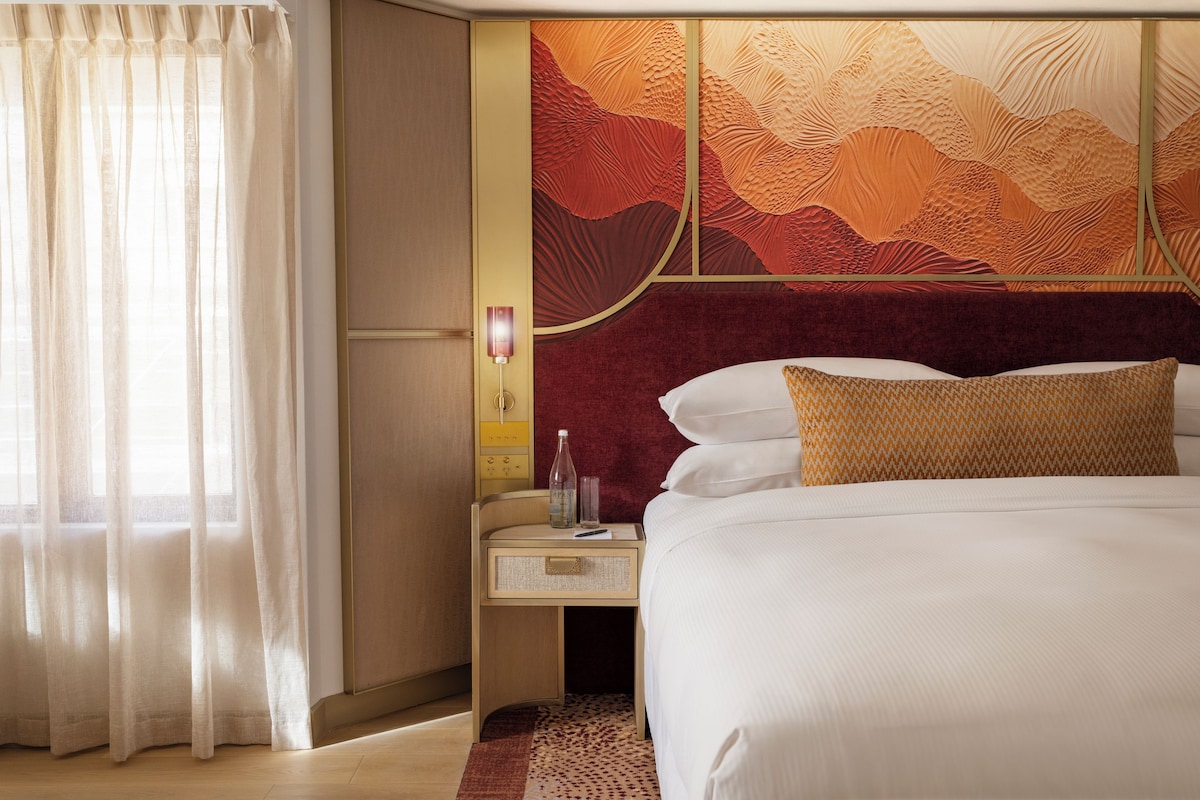 Ropa de cama de alta calidad, colchones con pillow-top y minibar 