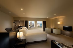 Junior Suite, 1 King Bed | Premium bedding, pillow-top beds, minibar, in-room safe