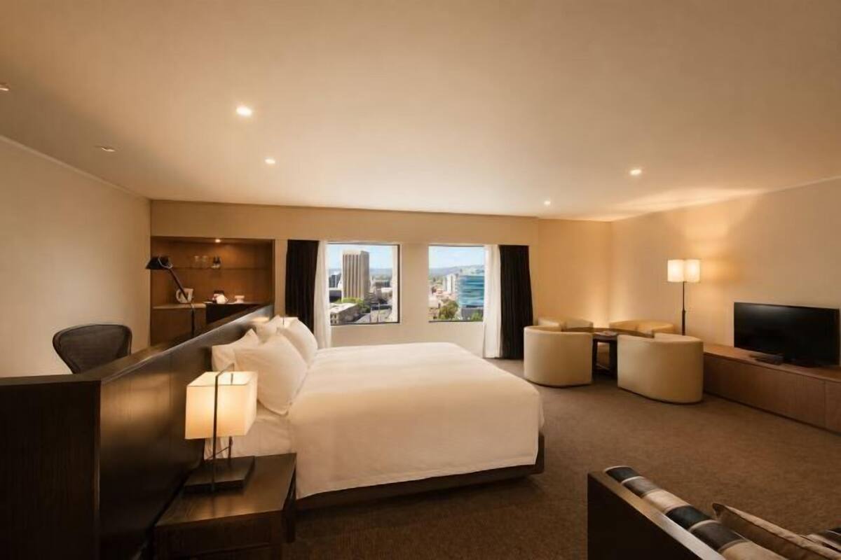 Premium bedding, pillow-top beds, minibar, in-room safe