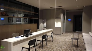 Business centre - Amora Hotel Adelaide (Adelaide)