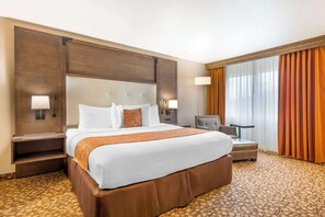 In-room safe, desk, iron/ironing board, free WiFi
