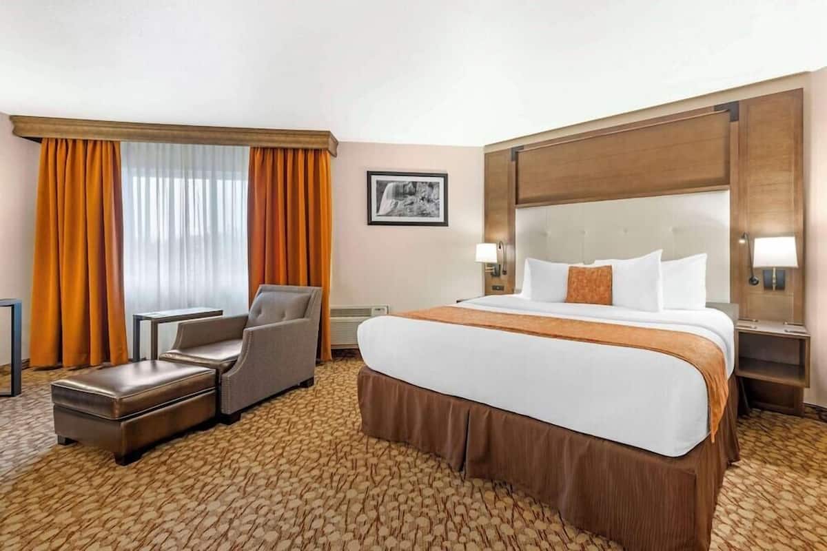 In-room safe, desk, iron/ironing board, free WiFi