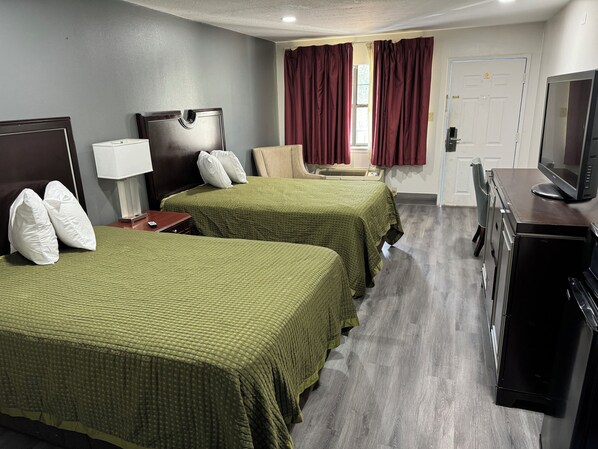 1 bedroom, in-room safe, desk, iron/ironing board