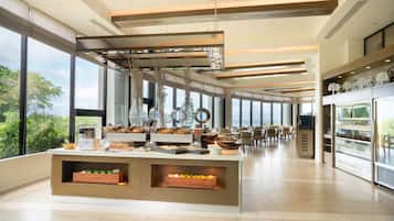2 bares o lounges, bar junto a la alberca, bar en la playa