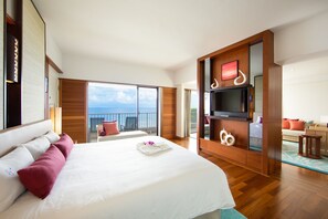 In-room safe, desk, free WiFi, bed sheets - Hotel Nikko Guam (Tamuning)