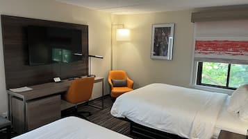 Suite, Multiple Beds, Non Smoking | Desk, iron/ironing board, rollaway beds, free WiFi