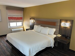 1 bedroom, desk, iron/ironing board, rollaway beds