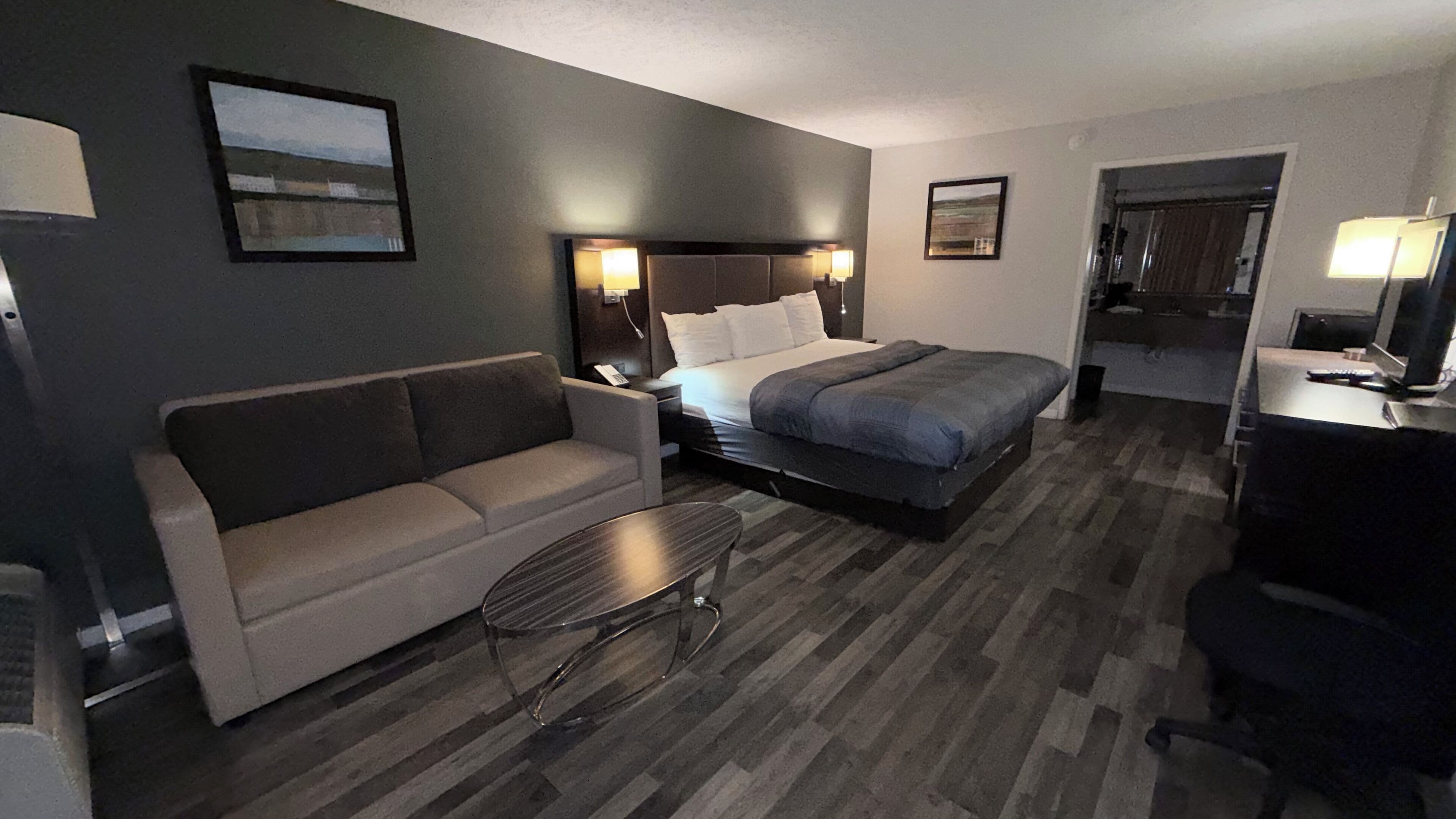 Suite, 1 King Bed with Sofa bed, Non Smoking | Roupas de cama premium, camas Select Comfort, quartos à prova de som