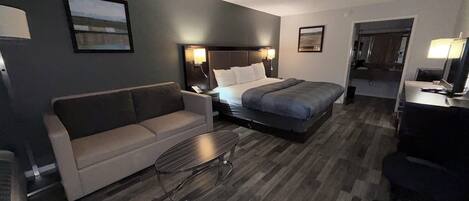 Suite, 1 King Bed with Sofa bed, Non Smoking | Premium bedding, Select Comfort beds, soundproofing, iron/ironing board