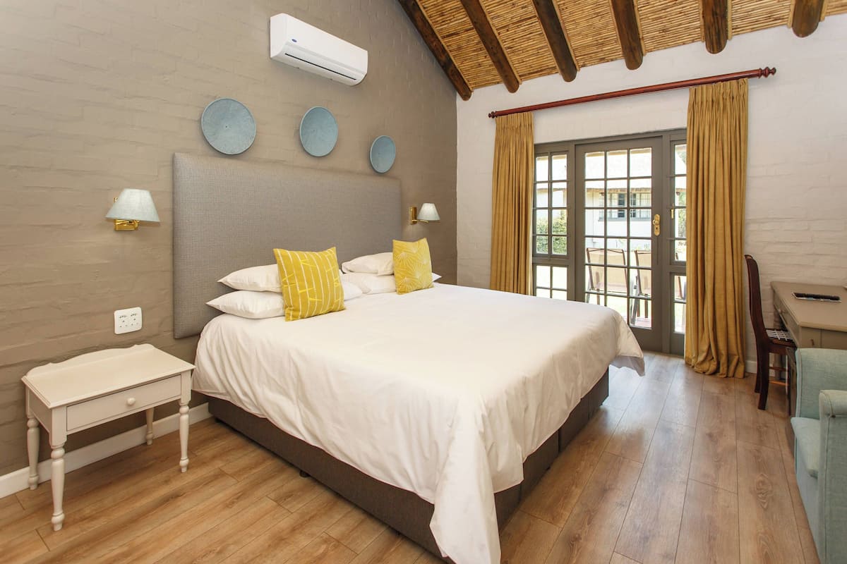 1 bedroom, premium bedding, minibar, in-room safe