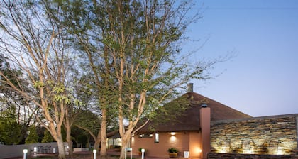 Protea Hotel by Marriott Oudtshoorn Riempie Estate