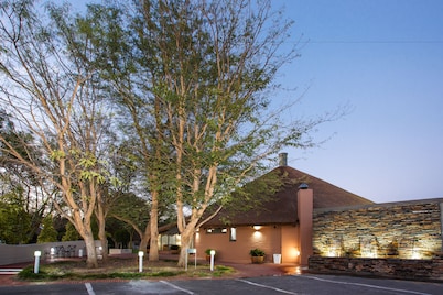 Protea Hotel by Marriott Oudtshoorn Riempie Estate