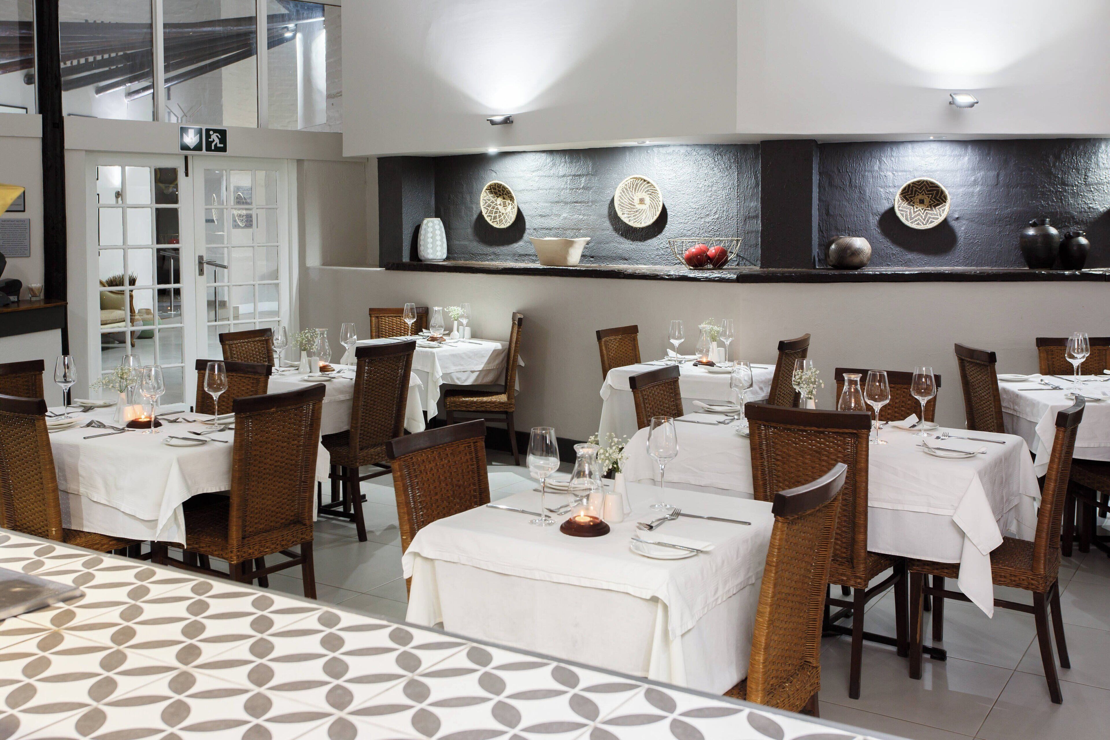 breakfast, lunch and dinner served