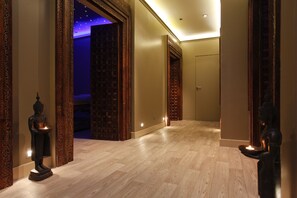 Couples treatment room(s), body treatments, body wraps, body scrubs