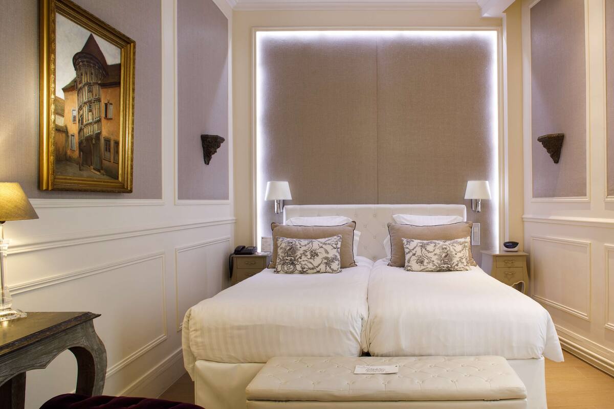 Quarto conforto, 1 cama de casal, para não fumantes (Twin bed on request) | Roupas de cama premium, frigobar, cofres nos quartos, escrivaninha